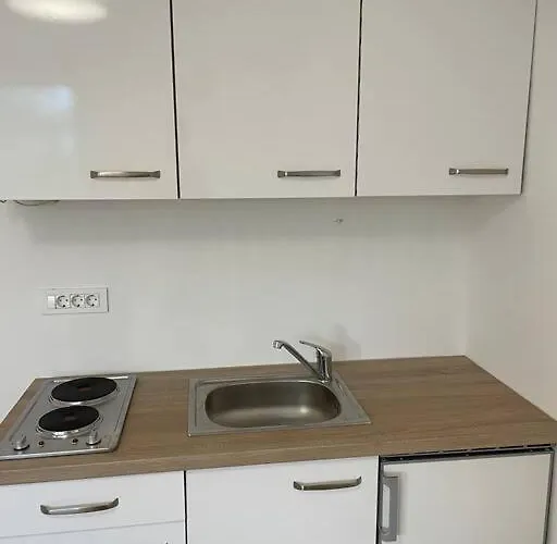 Renewed One Bedroom Apartment On A Good Location
